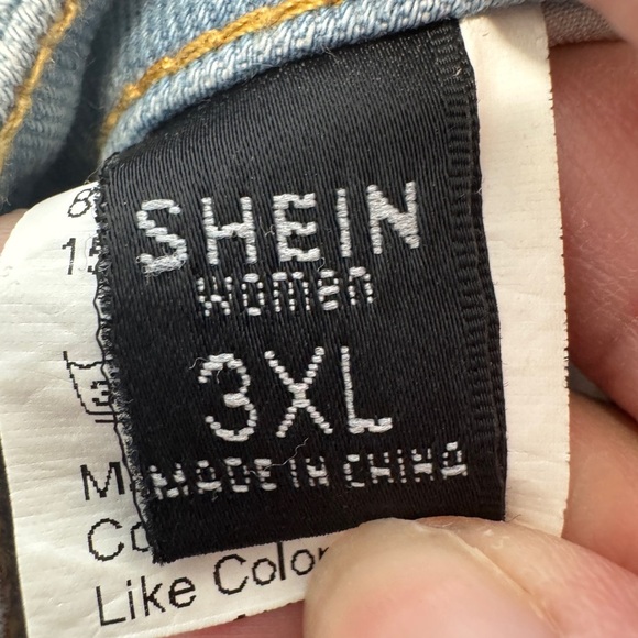 💎 Shein Distressed Denim Shorts Blue - Picture 4 of 10